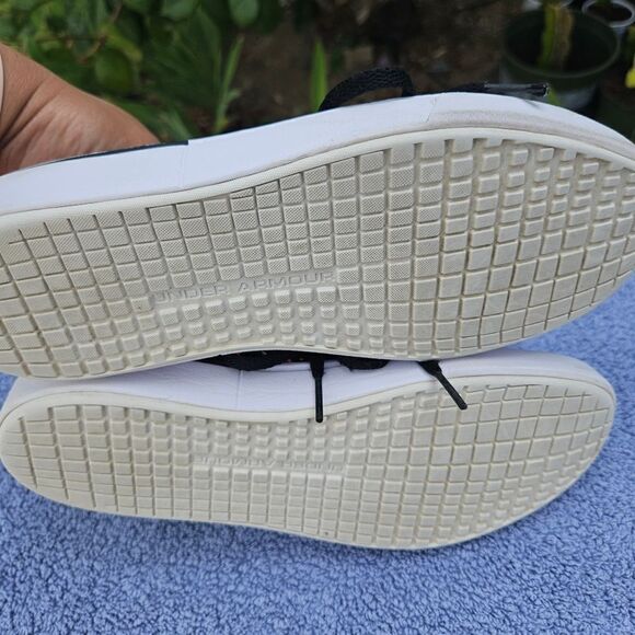 Under Armour shoes - Picture 4 of 5